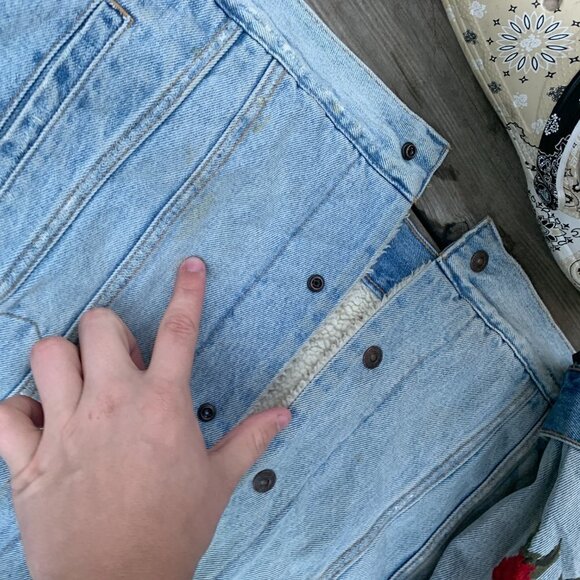 Sherpa Lined Levis Denim Rose Jean Jacket Large - Picture 11 of 11